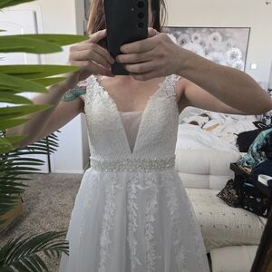 EUC ❤️ Romantic Lace Tulle Wedding Dress with Deep V & Sequin Waistband | Size S